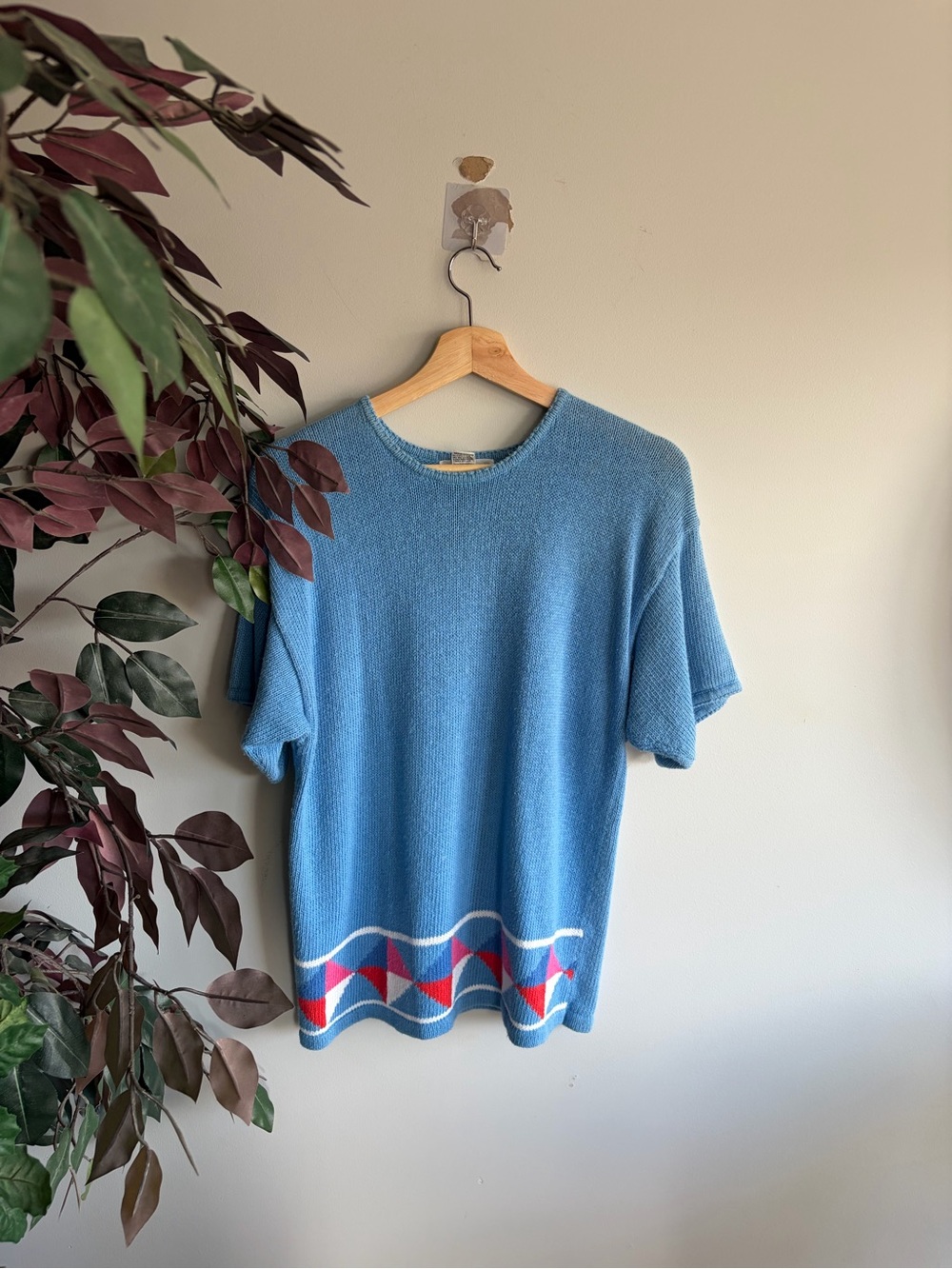 Vintage Light Blue Crewneck Short-Sleeve Sweater with Geometric Hem